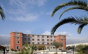 Gold Hotel